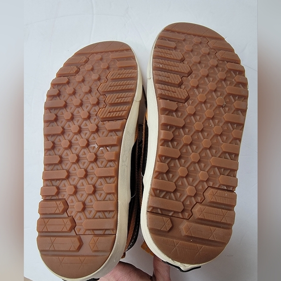 Vans Primaloft All Weather Hi Top Sneakers Black/Yellow Size 7 Women's 5.5 Men's - Picture 4 of 5